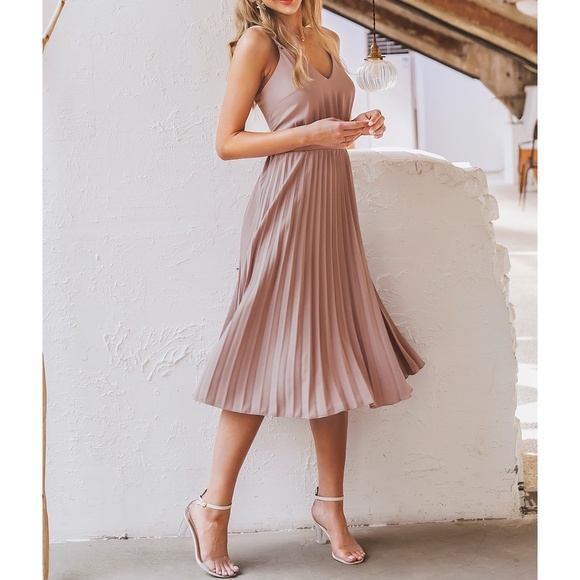 Dusty Pink Sleeveless Pleated Elegant Cocktail Midi Dress - Picture 1 of 8
